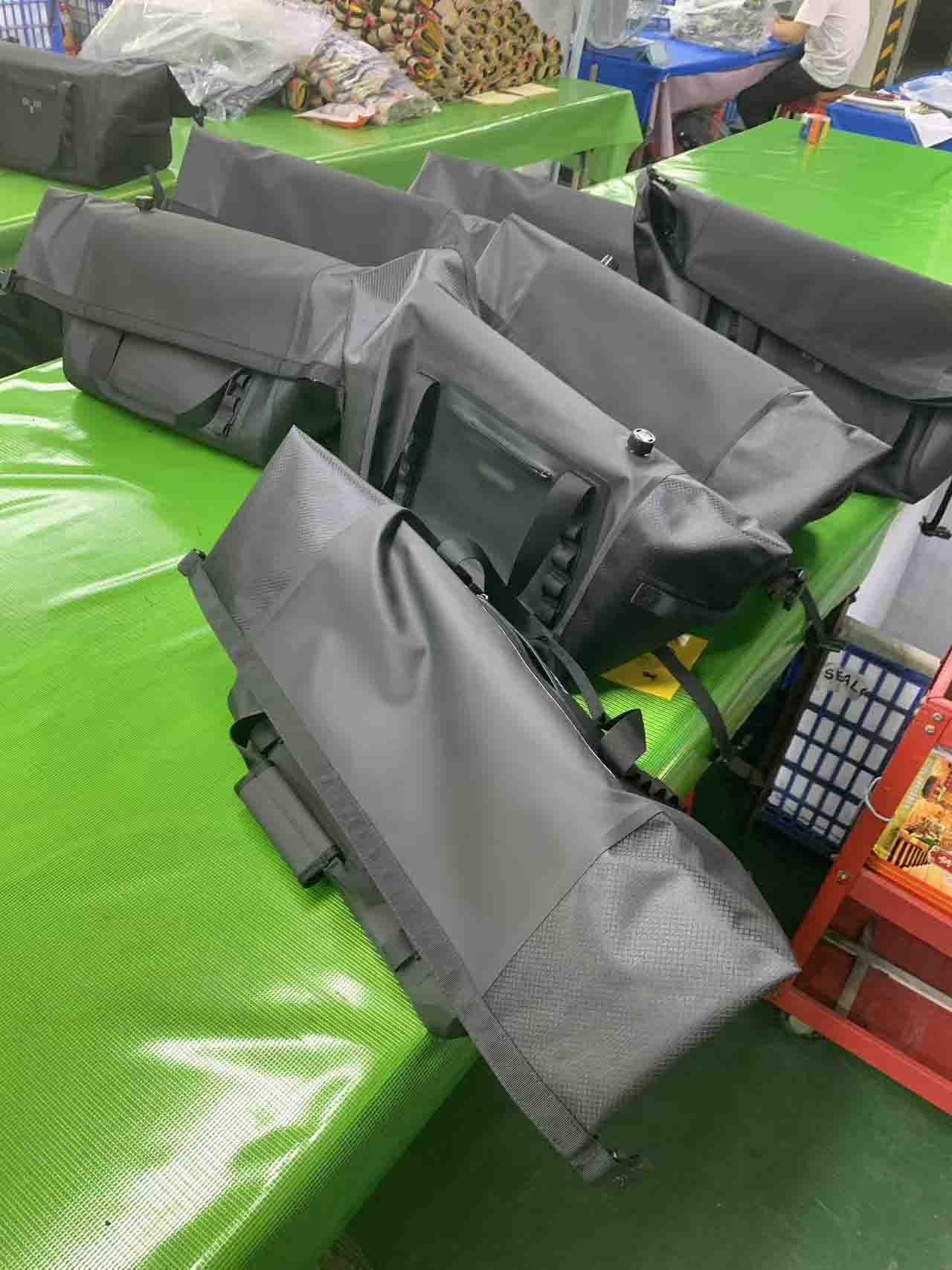 Sealock slutför en OEM-produktion av svetsade vattentäta väskor för ett utländskt varumärke