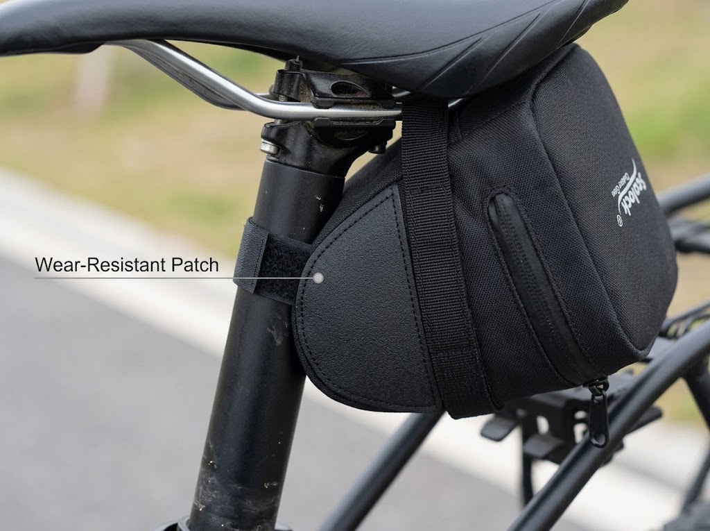 Material för cykel- och motorcykelväskor — vad vägen gör med dem